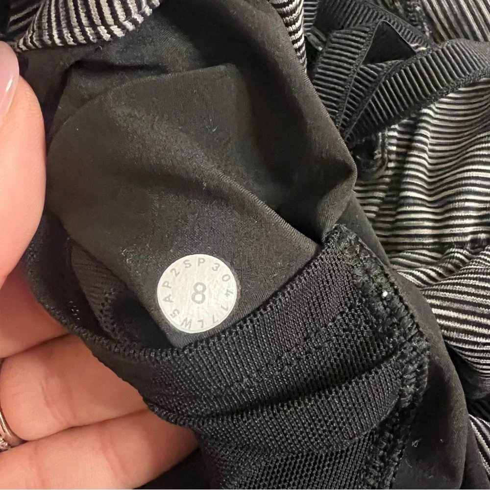 Lululemon On The Fly‎ Pants Woven Wee Are From Space Black Slate Size 8